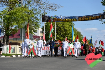 Славгород празднует День Победы! Жители города приняли участие в акции «Беларусь помнит. Помнит каждого»