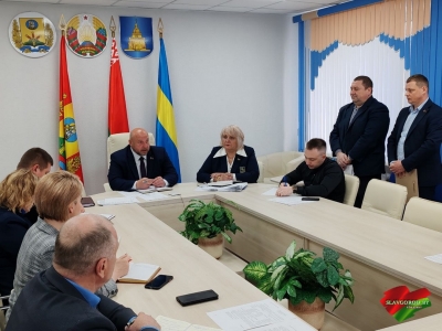 ПО&nbsp;ПОНЕДЕЛЬНИКАМ: От&nbsp;штатных будней до&nbsp;&laquo;горячих&raquo; уроков выходных