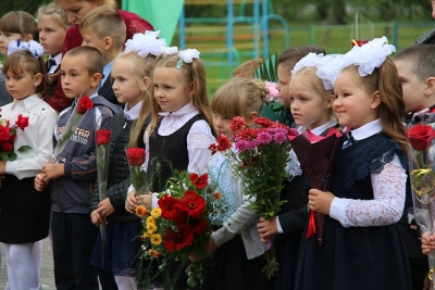 Обновленная после капремонта школа в агрогородоке Лопатичи Славгородского района 1 сентября встретила школьников, их родителей, гостей