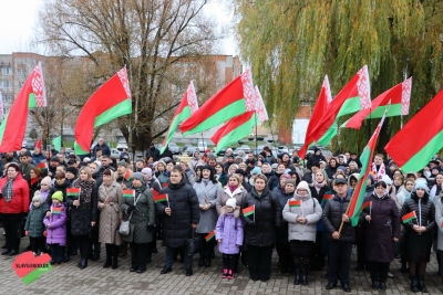 Праздник с историей. В Славгороде прошёл митинг, посвящённый 107-й годовщине Октябрьской революции