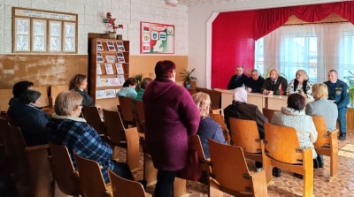 Руководитель района встретился с жителями  деревни Большая Зимница