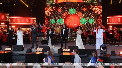 Лукашенко: фестиваль белорусской песни и поэзии способствует сохранению традиций национального искусства