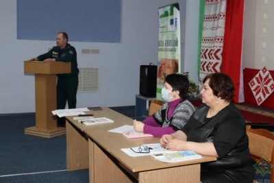 Спасатели в Славгороде провели обучающий семинар для социальных работников