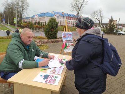 Сбор подписей за выдвижение кандидатов в Президенты продолжается