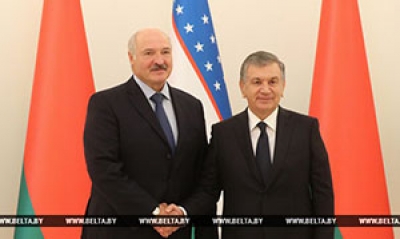 Церемония официальной встречи Лукашенко проходит в «Голубом дворце» Мирзиеева