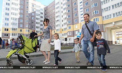 Безналичные жилищные субсидии в январе-августе получили свыше 26,9 тыс. семей